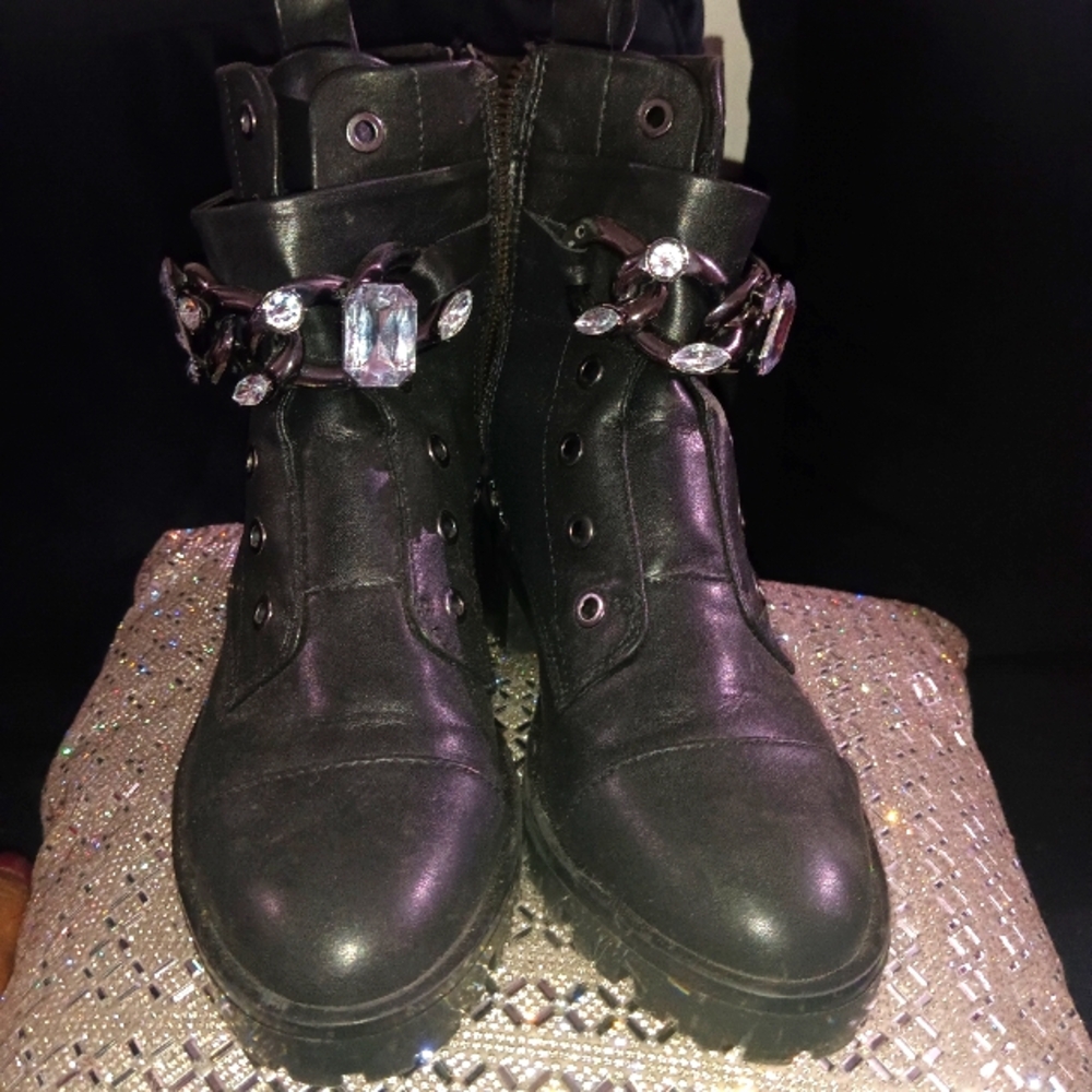 Beautiful black boats with dazzling gemstones